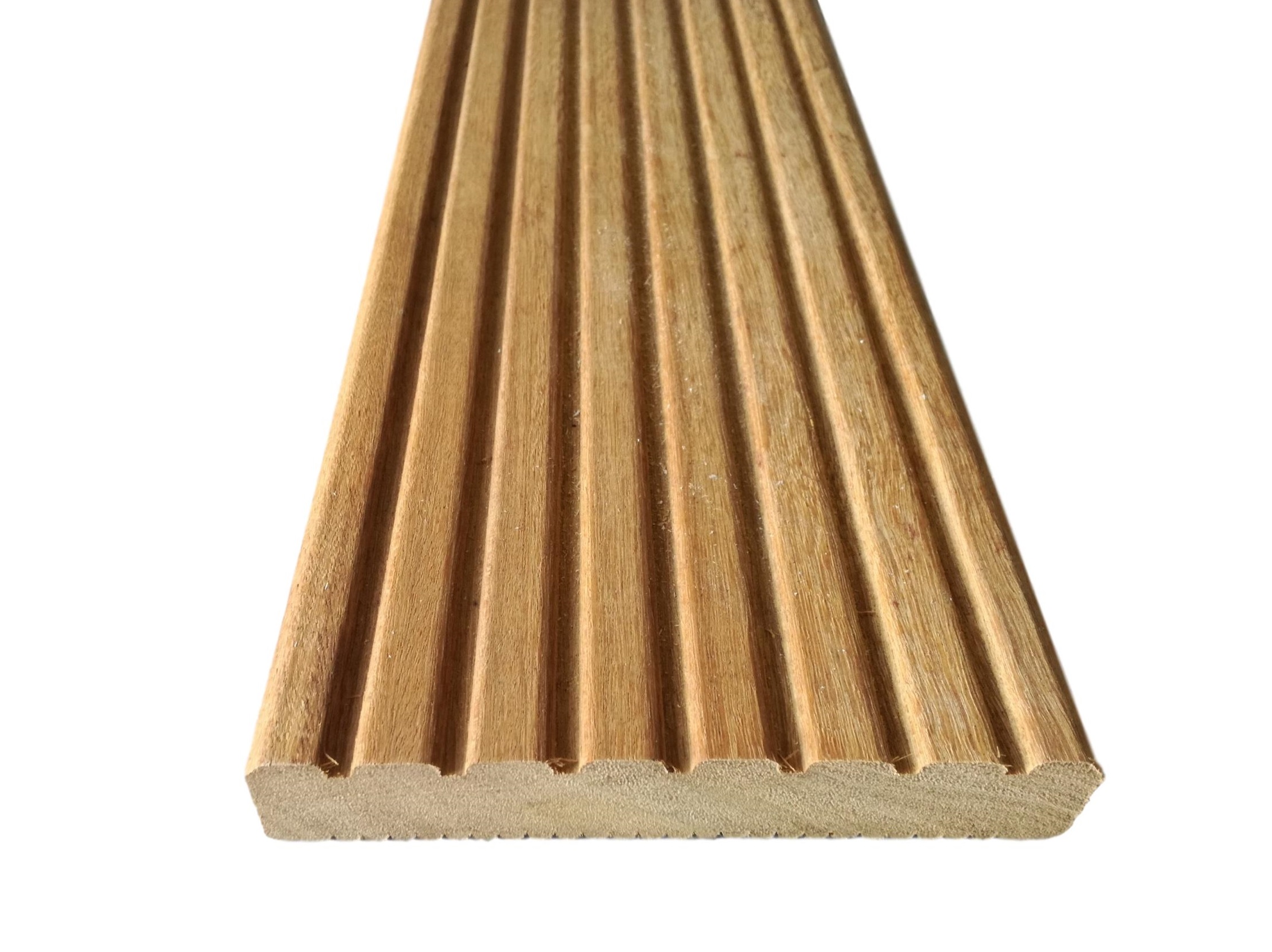 Lame de terrasse rainurée Bangkirai 25×145, classe FAS KD – AlgaWood