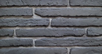 Tuile romaine, imprégnée de noir