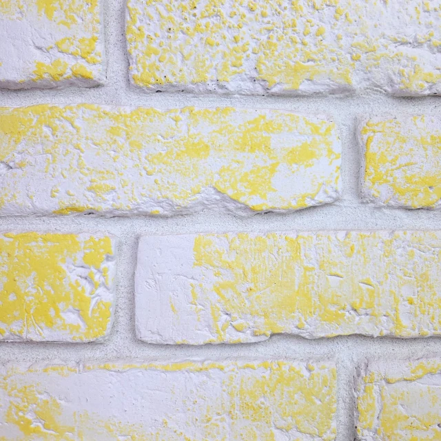 Jaune pastel blanchi