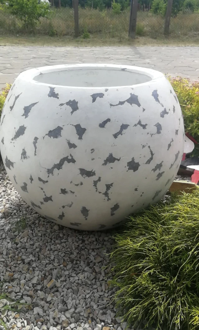 petite-jardiniere-pot-en-beton-rc113don060