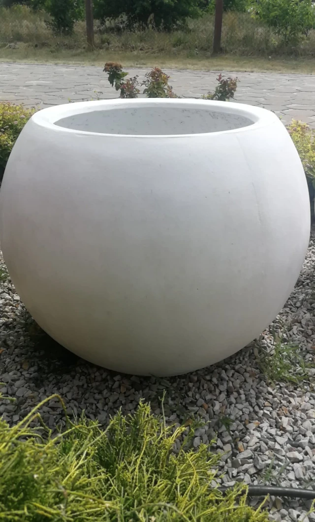 petite-jardiniere-pot-en-beton-rc113don060