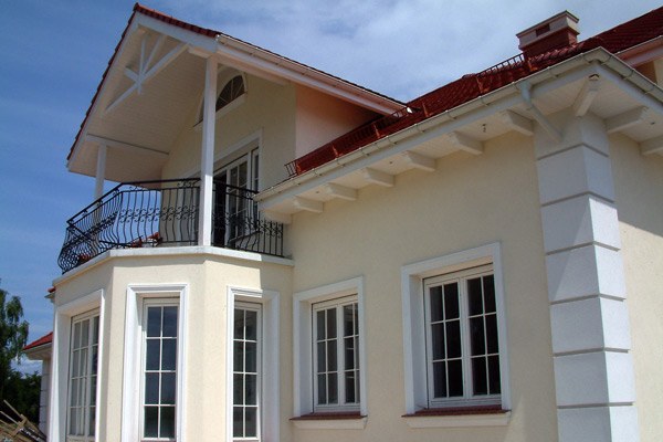 Corbeau Décoratif De Façade KR2 : Design Plat et Minimaliste